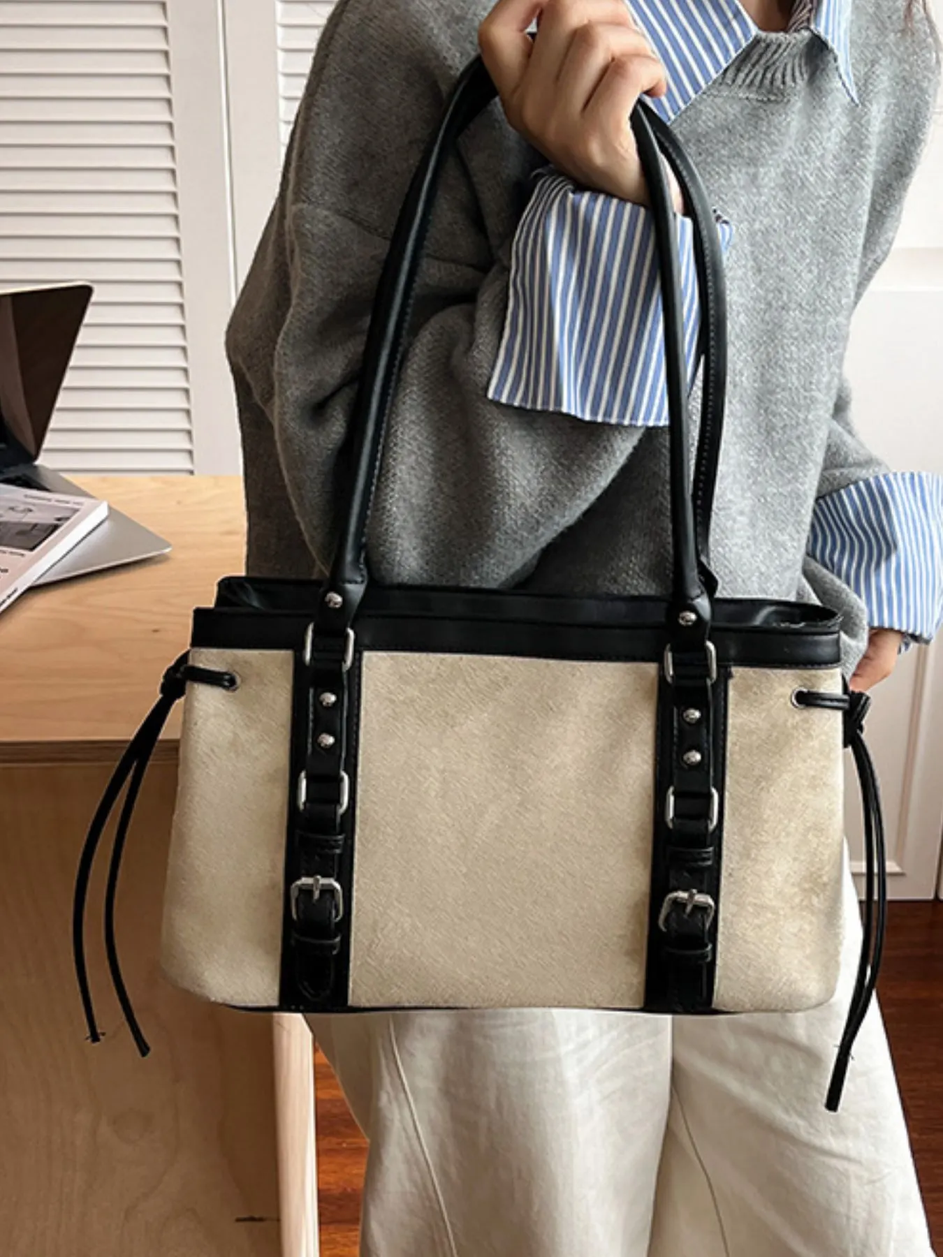 Buckle Decor Tote Bag 2