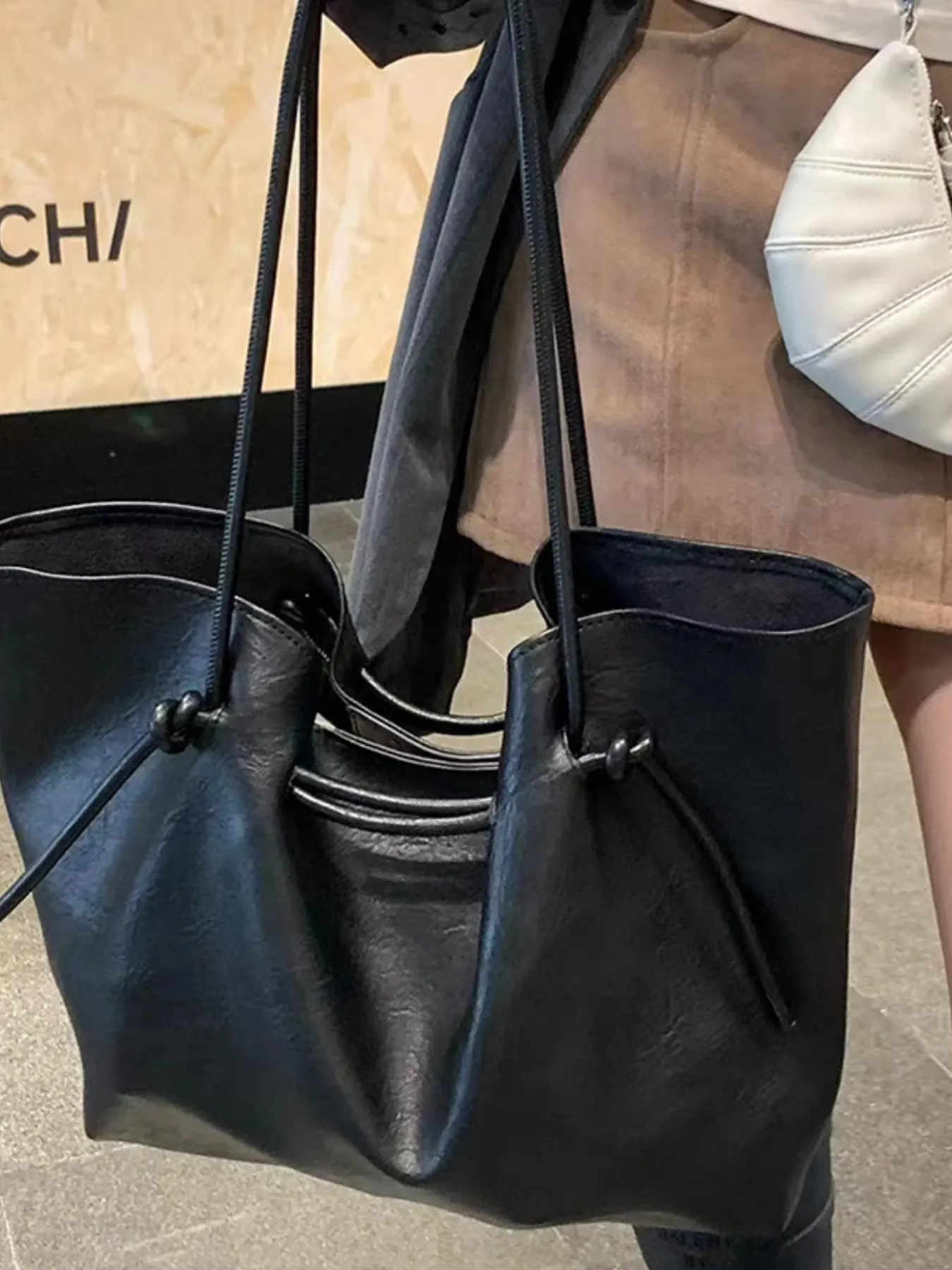 Knot-Detail Tote Bag 3