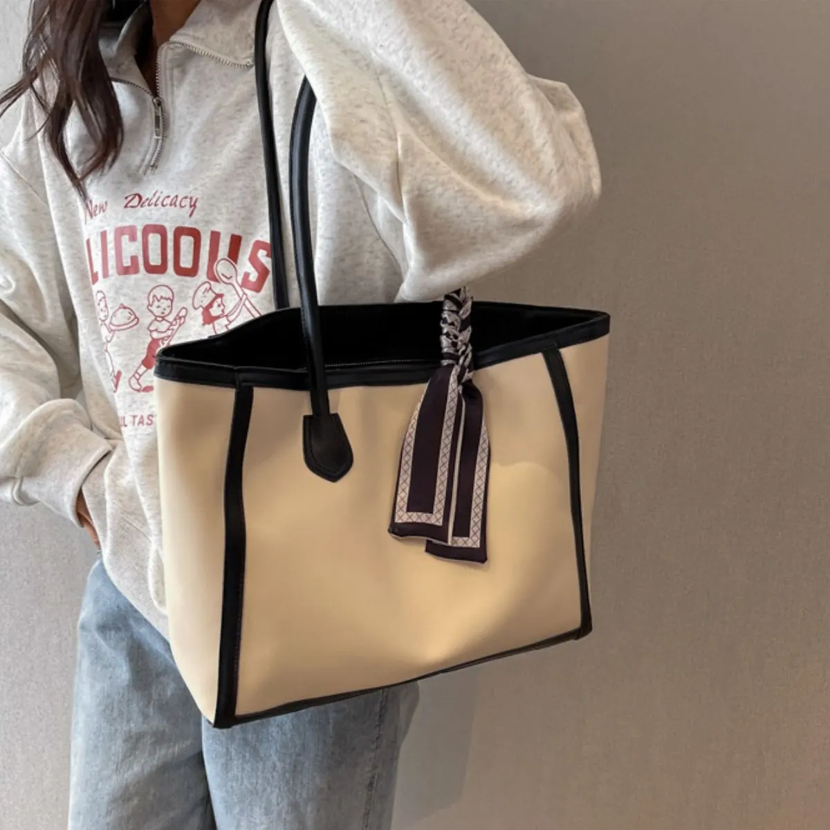 Contrast Tote Bag