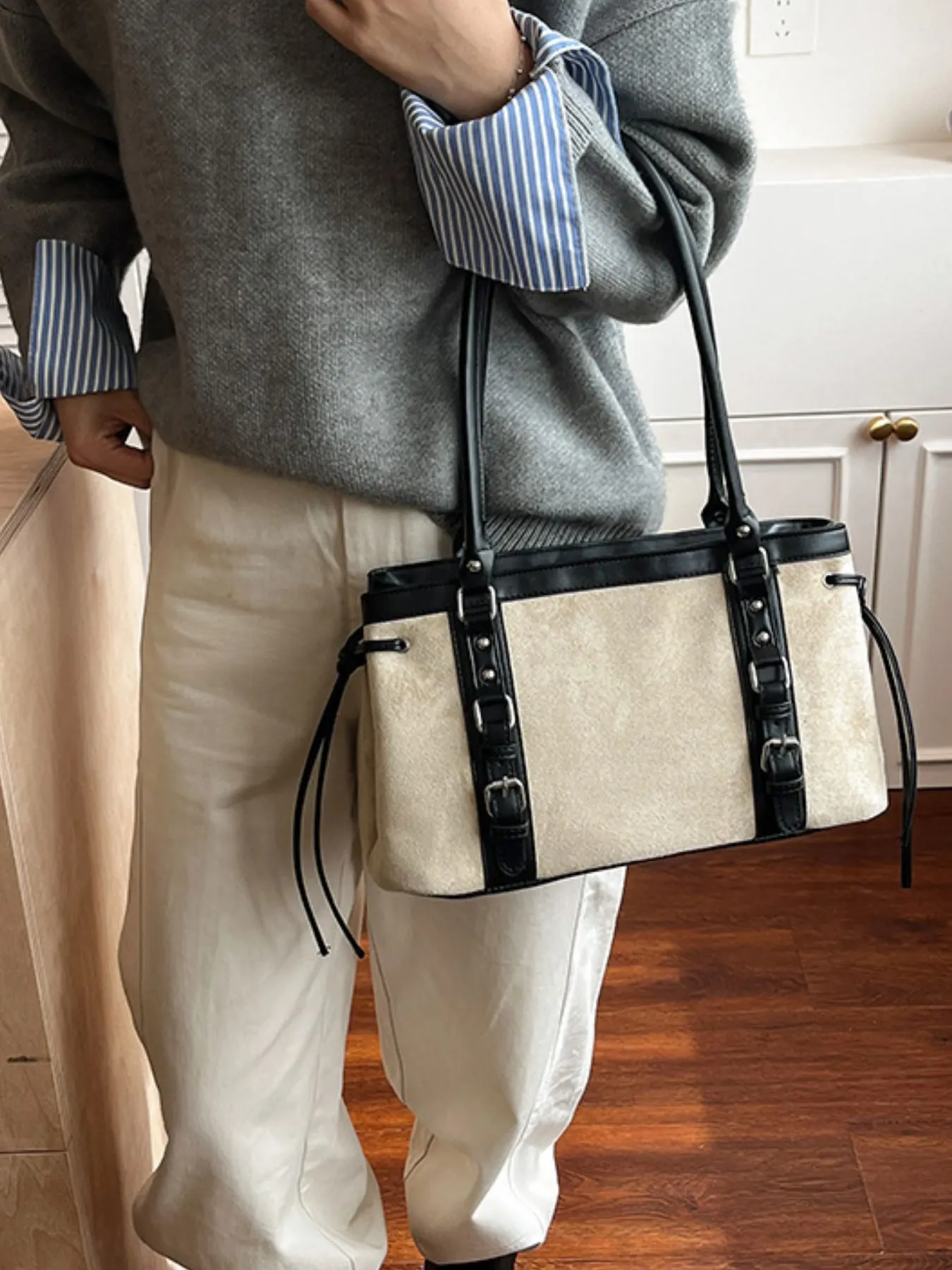 Buckle Decor Tote Bag 5