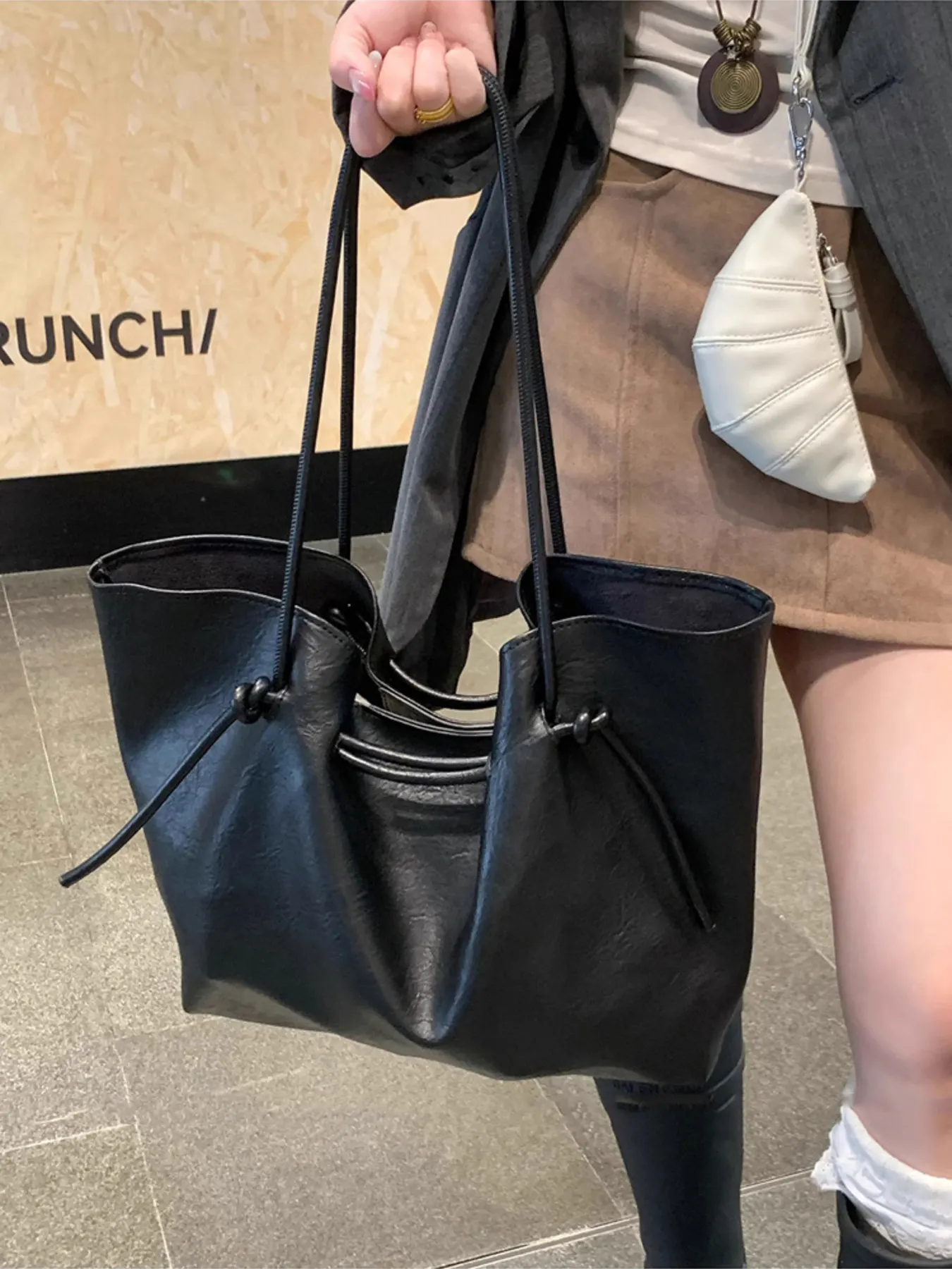 Knot-Detail Tote Bag 6