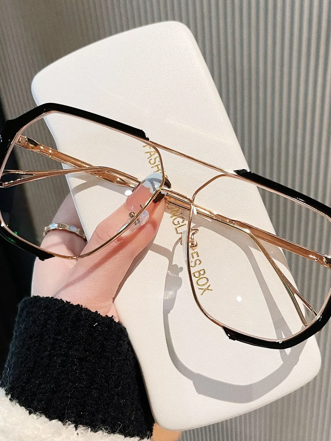 UV Protection Oversized Sunglasses 3