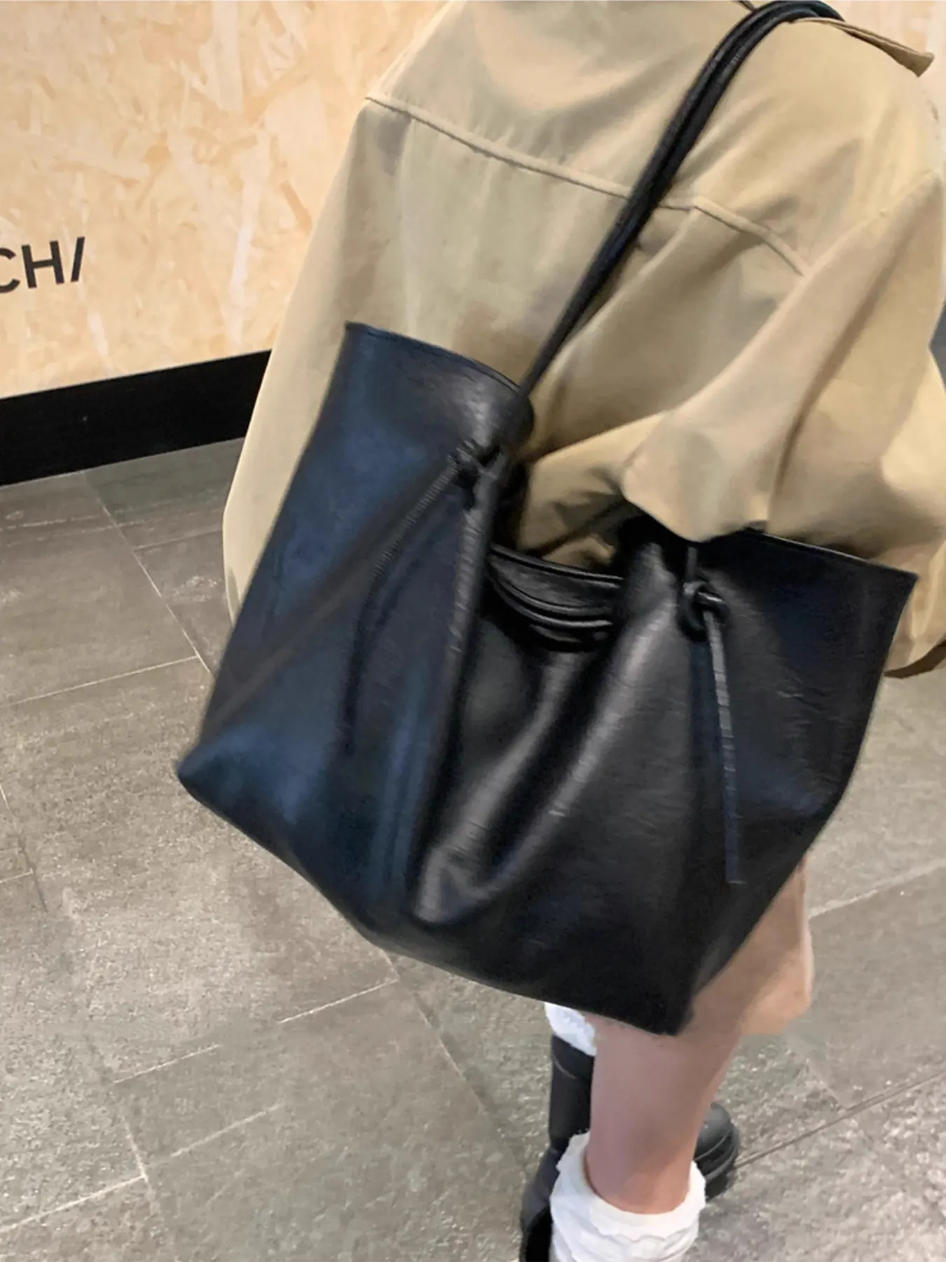 Knot-Detail Tote Bag 2