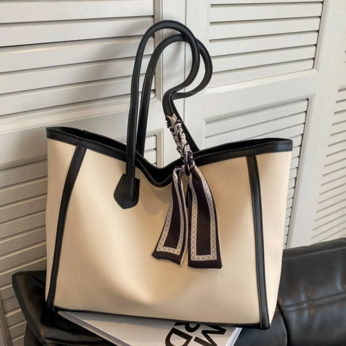 Contrast Tote Bag 4