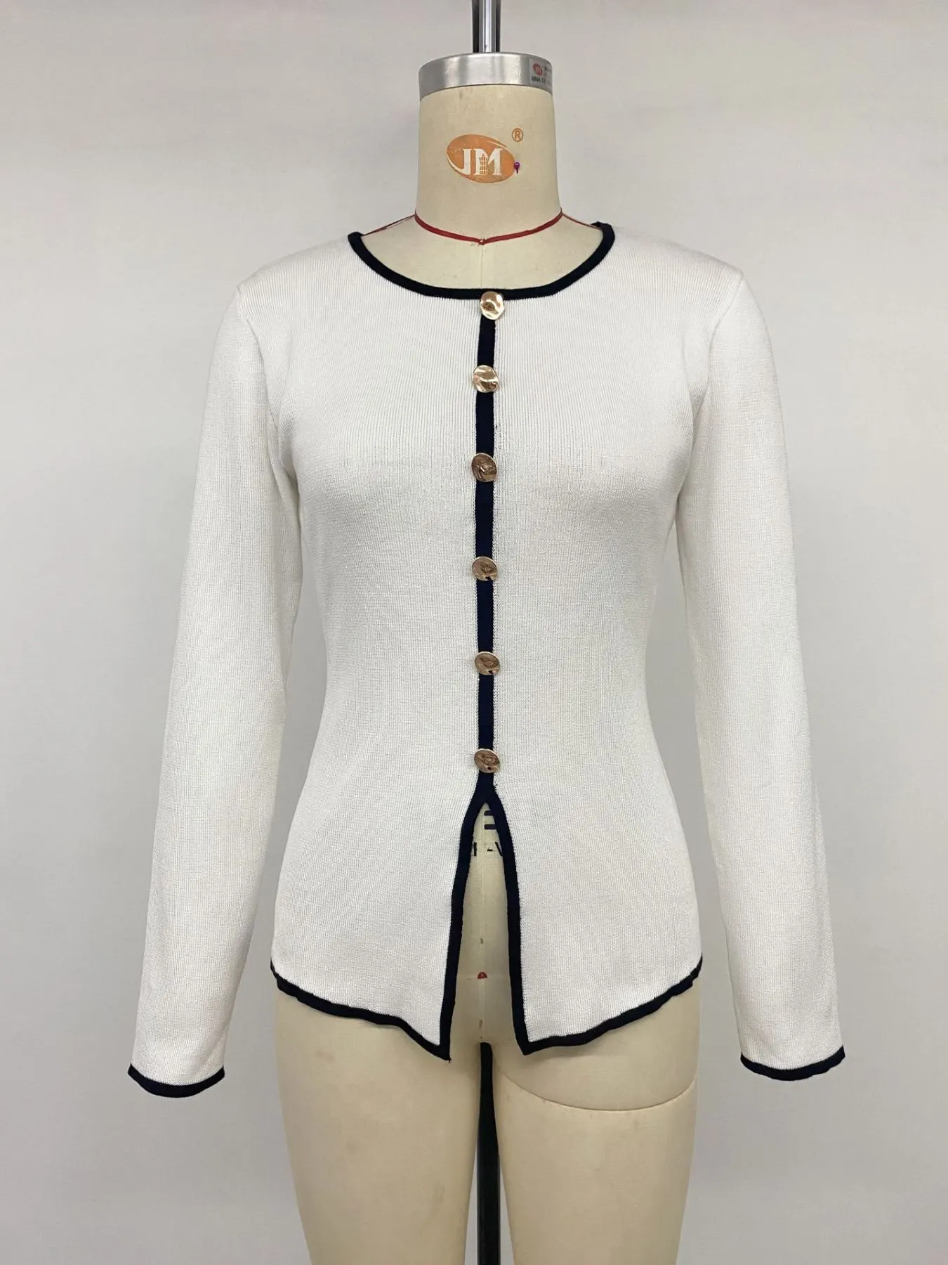 Contrast Trim Button Decor Knit Top 11