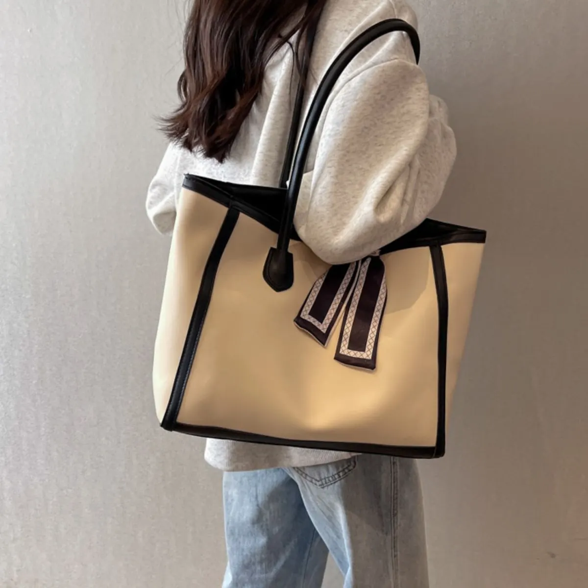Contrast Tote Bag 2